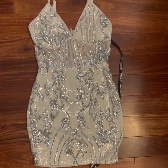 PrettyLittleThing Dresses & Skirts - Silver sequin bodycon dress